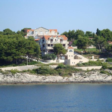 Villa Adagio Apartments Sumartin Eksteriør bilde