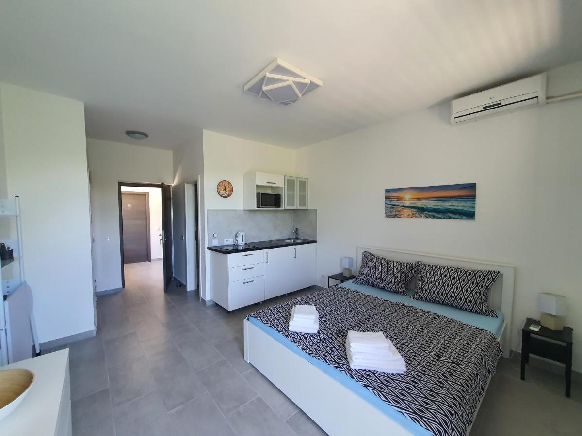 Villa Adagio Apartments Sumartin Eksteriør bilde